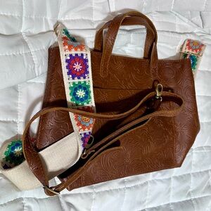 Portland Leather medium crossbody in meadow with extra granny square strap
